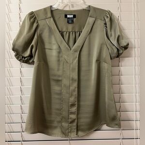 DKNY Olive Green Puff Sleeve V-Neck Fashion Blouse Top Women’s Petite Medium